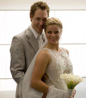 小克官网公布与林奇婚礼照片 他们就这样情定