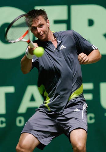 图文-德国哈雷公开赛15日赛况 索德林正手回击