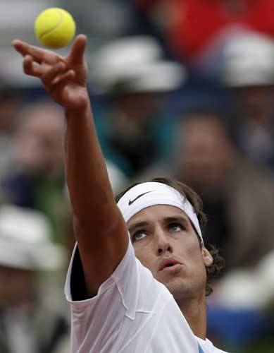 西班牙帅哥引弓射大雕