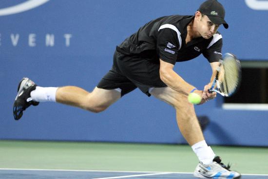 图文-美国网球公开赛罗迪克晋级 移动击球现实