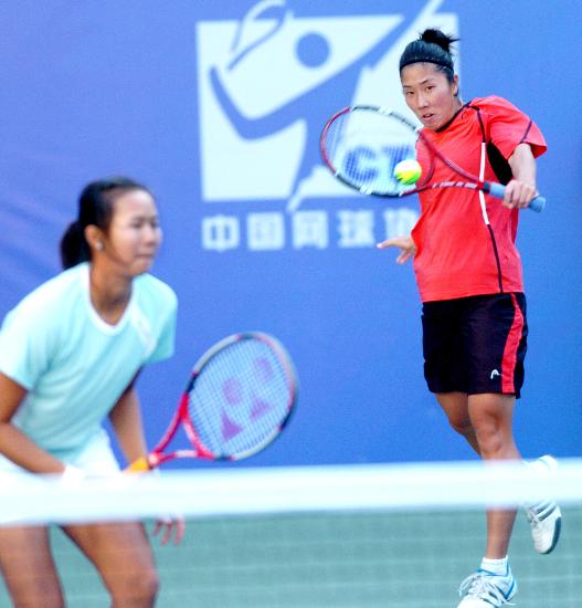 图文-2007年国际网联巡回赛赛况 菅野智子跃起