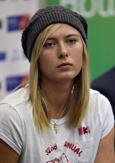 美少女目光呆滞