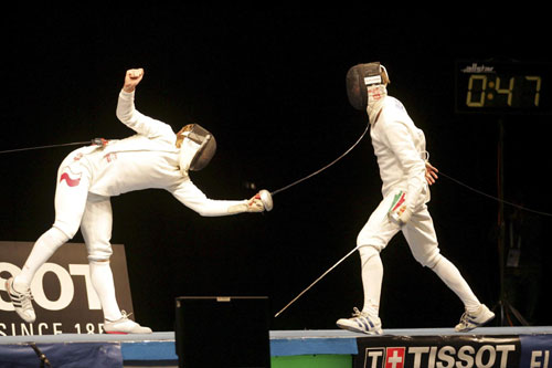 无敌剑客一剑封喉 玛雅争死之战--本周体坛瞬间