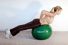 球技-锻炼腹部及背部肌肉姿势达到单平面挥杆水平