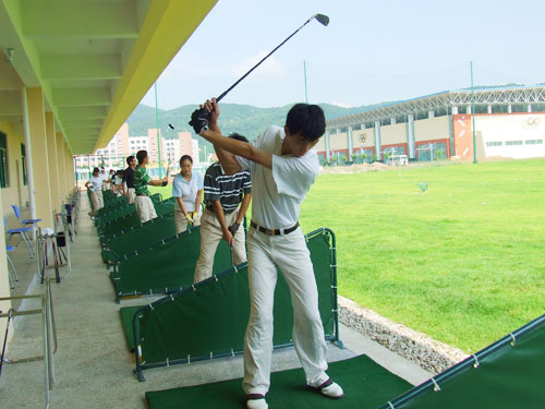 丰富校园生活 吉林大学珠海学院高尔夫球协会