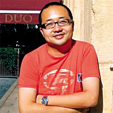 赵震