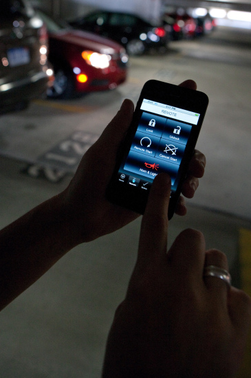 手机可以控制灯光和警报器