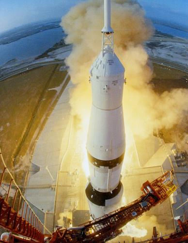 "阿波罗6号"飞船