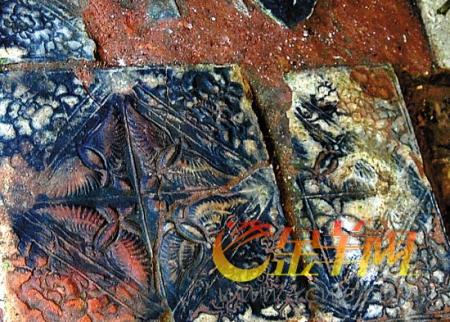 保留完整的庭院铺地花纹砖