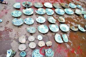 目前出水瓷器仍以青花瓷为主。王鹏、陈正新、林春伟摄