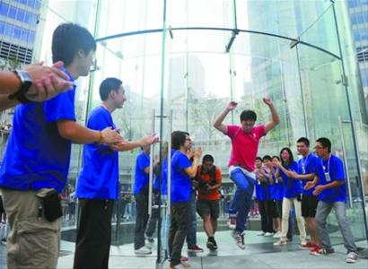 买到ipad的果粉兴奋不已