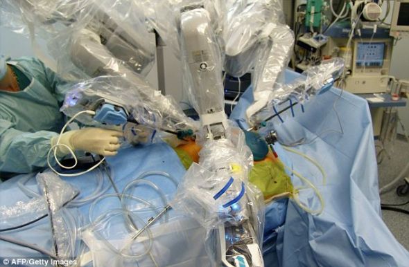 意大利比萨医院一个医疗小组实施了全球首例机器人辅助胰腺移植手术