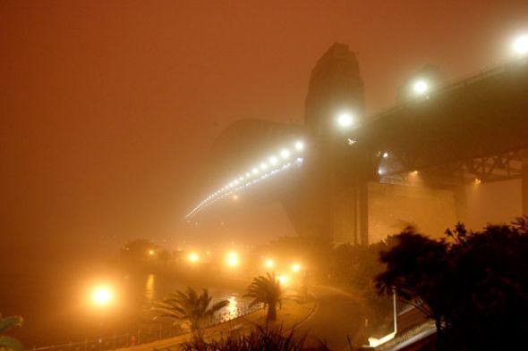 五月：悉尼沙尘暴