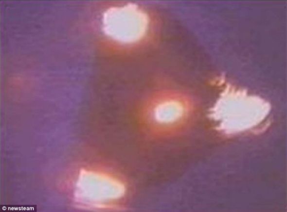 　　外星人？时空穿梭者？玉米片销售人员还是别的什么东西？过去几年来，米德兰上空曾多次出现所谓的“Dudley Dorito”神秘飞行物。