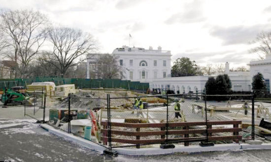 白宫外嘈杂的工地