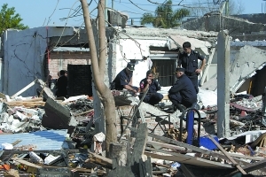 “神秘火球”击中阿根廷民宅7人死伤