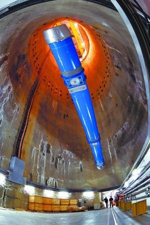 瑞士大型强子对撞机。