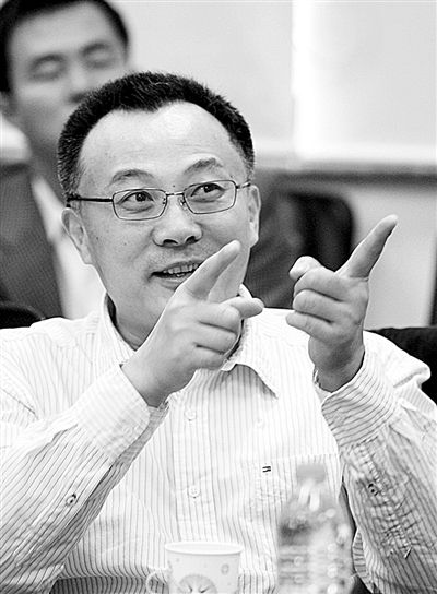 李淼 中科院理论物理研究所研究员，“国家杰出青年基金”获得者，博士生导师。