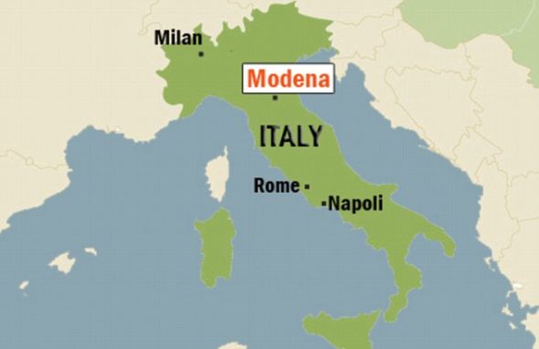 这对夫妇被埋在意大利摩德纳的宫墙里