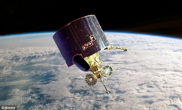 这个怪球可能是卫星上的肼罐，例如照片展示的卫星