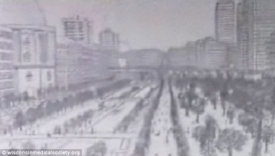 从12岁起，特莱希恩便开始设计假想城市乌维尔。他的这一想法来源于纽约和伦敦之行的经历