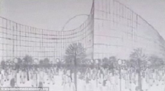 最初，特莱希恩用乐高玩具建造乌维尔，但很快就决定放弃，改用画笔这种更容易的方式