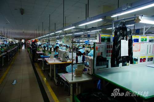 裁剪好的布料被送入缝制车间