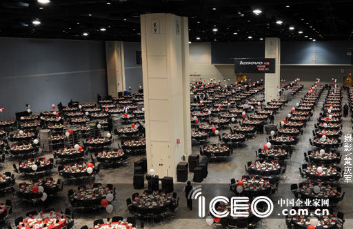 联想美国誓师大会上，工作人员用轻松的方式演绎联想的产品文化