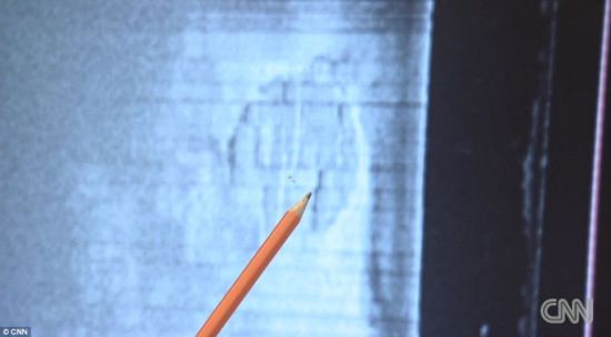 身份不明的宝藏：搜寻遇难船的潜水员在波罗的海底部发现这个形状奇怪的物体，感到十分困惑。