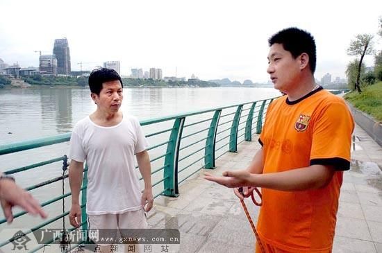 食人鱼出现在位于滨江东路白沙二队附近的河段。记者 卿要林 摄