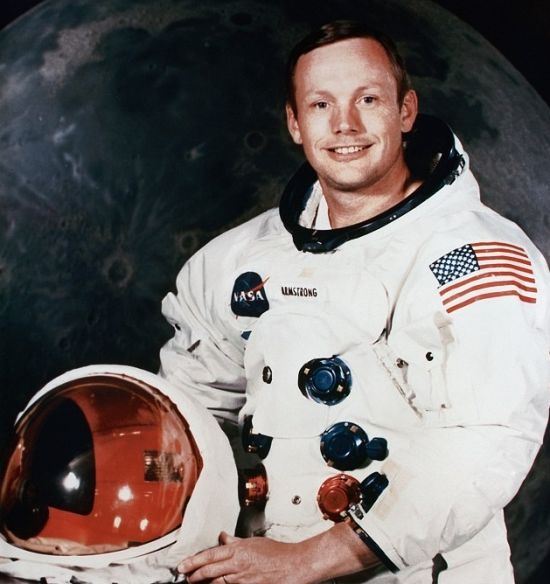首位登上月球的美国宇航员阿姆斯特朗