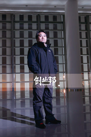 　　作为进入腾讯开放平台的第7款游戏，也是第一款策略性社交游戏，《胡莱三国》一度占据了腾讯平台的半壁江山，月收入达到数千万元。