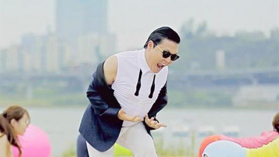 《江南Style》MV截图