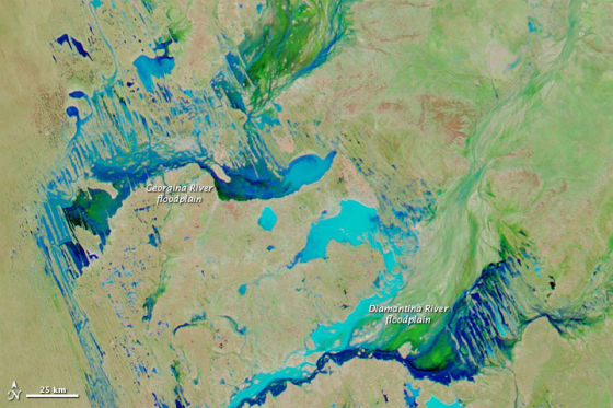 幅拍摄于2011年3月26日，显示了该地区的洪灾景象。