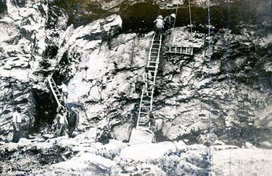 　　早在1923年，科学家便发现了北京猿人化石，但直到现在，他们才发现这个早期人类的具体细节。研究发现这个直立人可能熟练掌握了火的使用