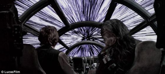 从《星球大战》中的“千年隼”号飞船的驾驶舱看到的景象。莱斯特大学的学生认为“千年隼”号船员不可能看到恒星发出的光线，只能看到一个光盘