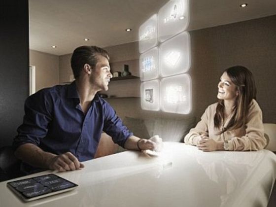 　美国麻省理工大学的科学家攻克了一个重大技术难关，让制造低成本高品质全息显示器的梦想照进现实。与3D图像一样，全息影像允许观察者四处走动，从任何一个角度进行观察