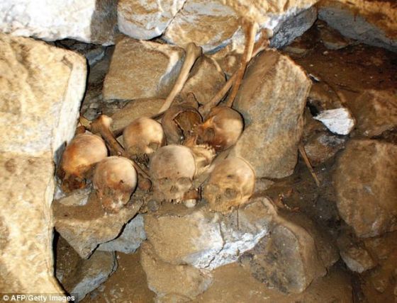 　　放射性碳检测以及对在拉-瑟普尔图拉洞提取的DNA样本进行研究，将帮助考古学家确定这些遗骸的主人是否就是最为早期的美洲居民之一，以及是否能够与在大约1万年前穿过白令海峡的古人联系在一起