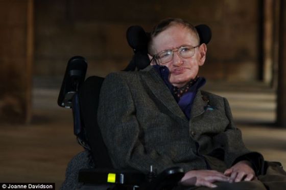 霍金教授在剑桥电影节开幕式当晚说人脑可能存在于身体之外，这为死后重生理论的可能性加大砝码。