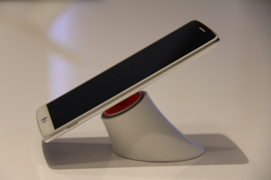 右侧的凹槽可以轻松打开G3后盖