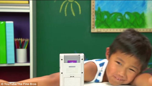 试玩之后，7岁的伊凡表示“为过去的人感到难过”。