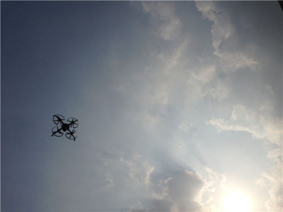 图为：试飞成功