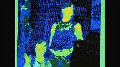 热感受器可以用于筛选那些可能感染了SARS的患者，但这种措施对于感染埃博拉病毒的患者筛选可能帮助不会很大