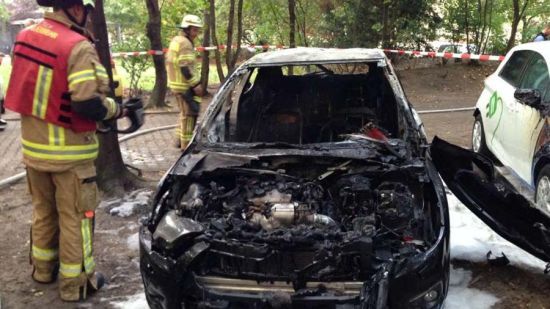 劫匪得手后乘车逃逸，后又将车辆焚毁换乘其他车辆逃往城外。