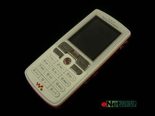 索爱也先后推出w888c(报价图片热评),w830