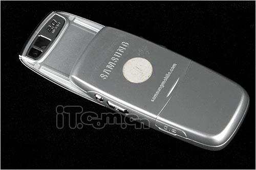 图为:三星e768手机