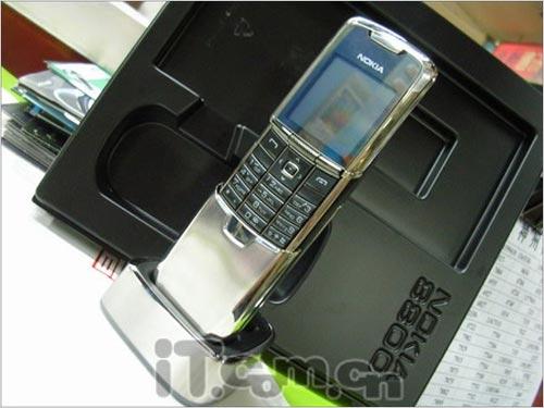 尊贵典范诺基亚金属滑盖机8800售3150