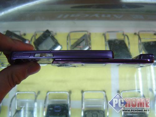 点击查看本文图片 三星 SGH-U700 - 不仅仅是手机 1K6-2K4时尚女性手机