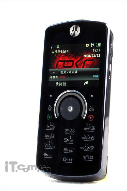 摩托罗拉推出ROKR E8周杰伦版