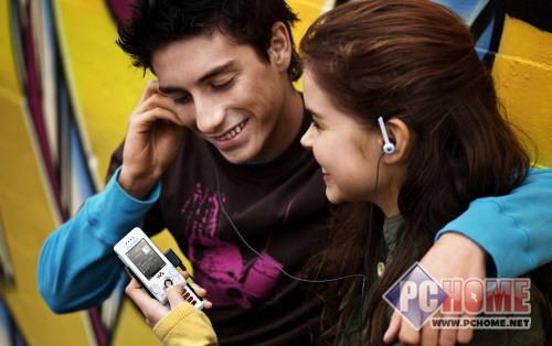 点击查看本文图片 索尼爱立信 W580c - 超薄滑盖 索尼爱立信W580震撼诱惑1K4